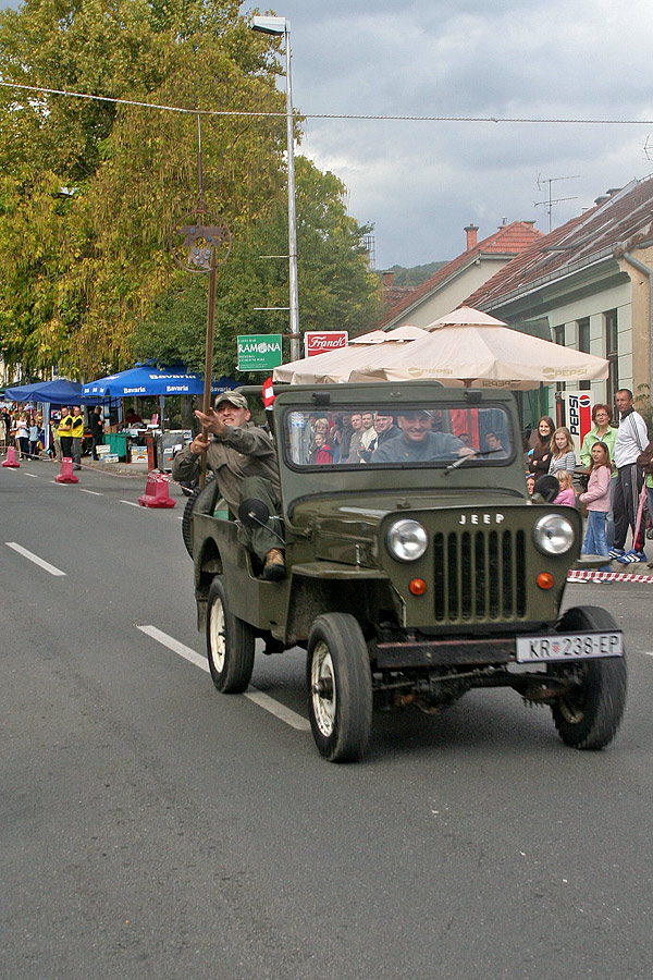 Moto alka - military style