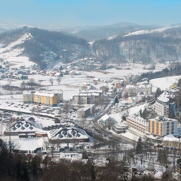 Zimska panorama centra Toplica